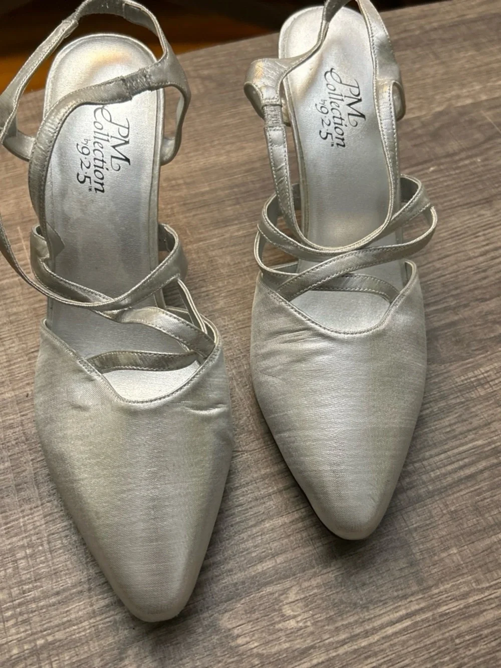 JM Collection Silver Pointed Slingback Heels with Matching Clutch